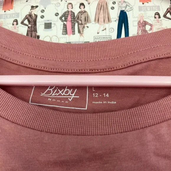 NWT California graphic tee 🖤 - Picture 2 of 5